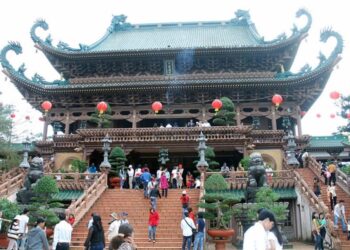 Giải mã nằm mơ thấy đi chùa là điềm tốt hay xấu?