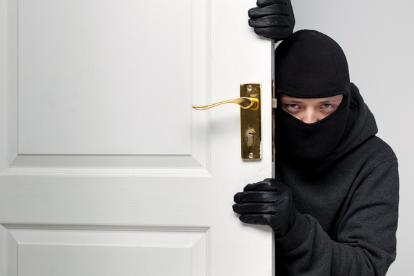 Giải mã nằm mơ thấy trộm vào nhà là điềm tốt hay xấu?